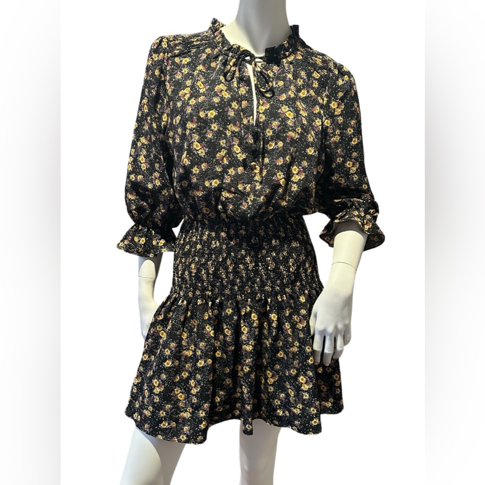Entro Ladies Dress Size Medium Floral Smocked - Picture 1 of 6